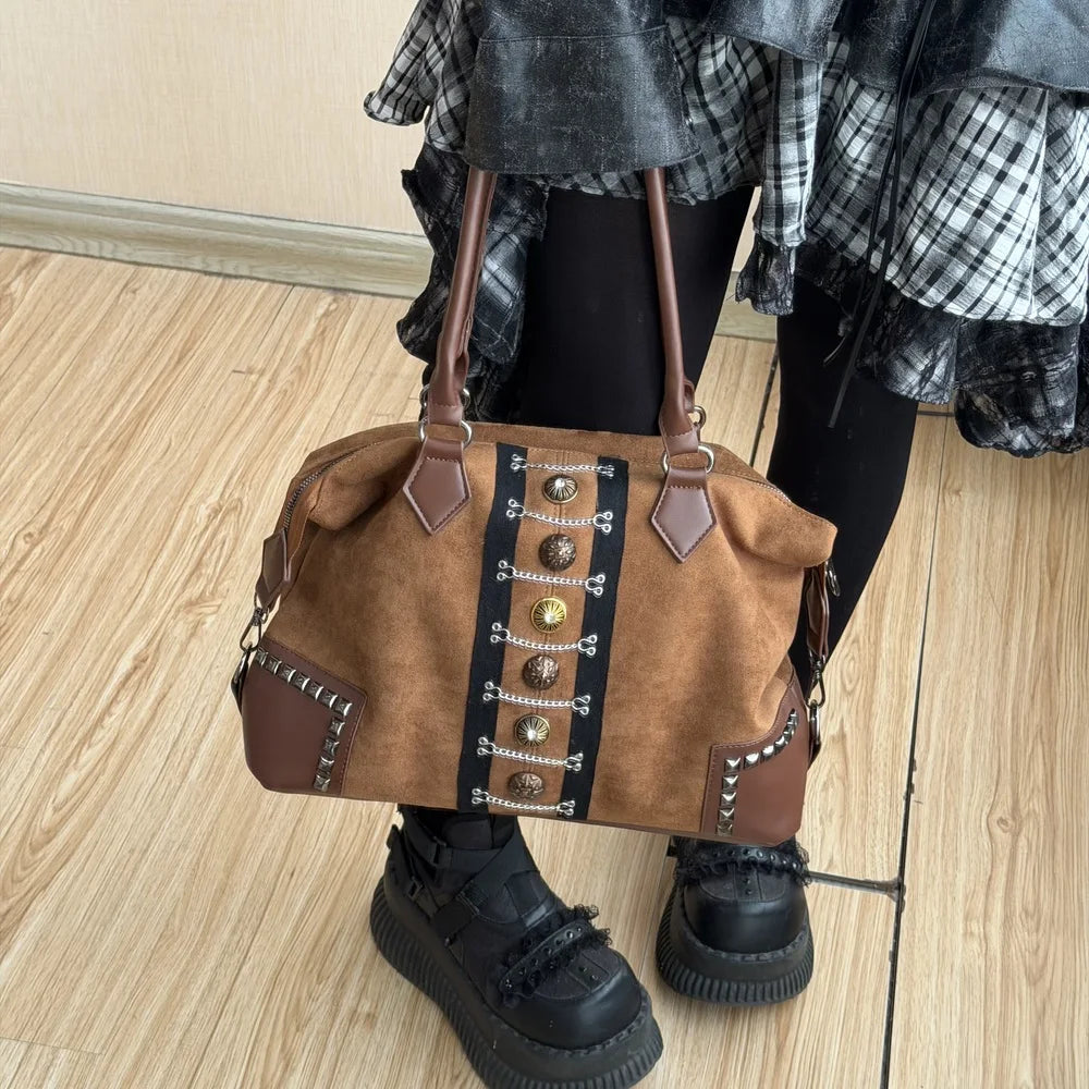 Damen-Tasche Umwandelbare Schultertasche im Boho Western Stil mit Nieten und Kettenakzenten