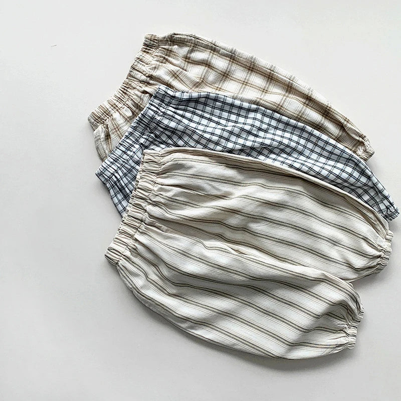 Kinder Hosen im dünnen Stil mit kariertem Design für den Sommer