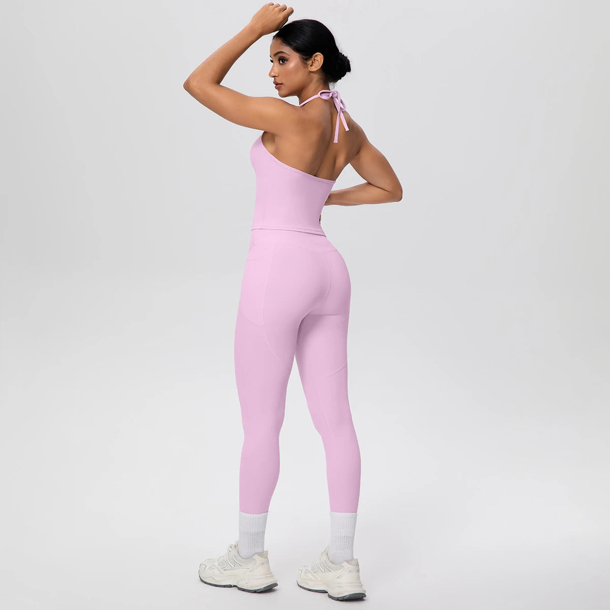 Damen-Yoga-Set in Flieder: Top mit seitlichen Bändern, Leggings mit Handytasche