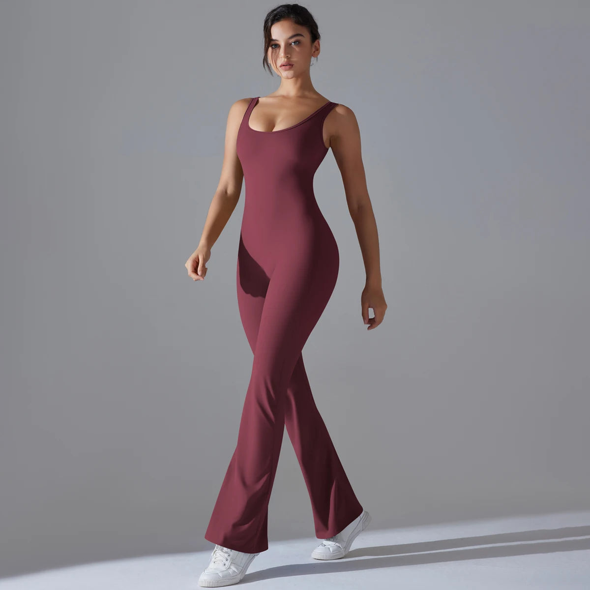 Damen-Fitnessbody mit weiter Yoga-Hose, weinrot, U-Ausschnitt, ärmellos