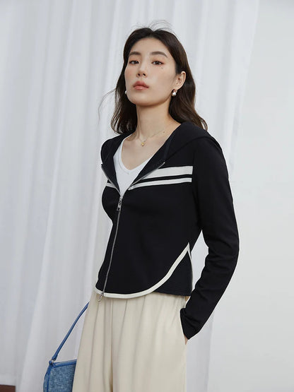 Kurzes Damen-Strickshirt mit kurzen Ärmeln – hautfreundlich, bequem und vielseitig für den Sommer