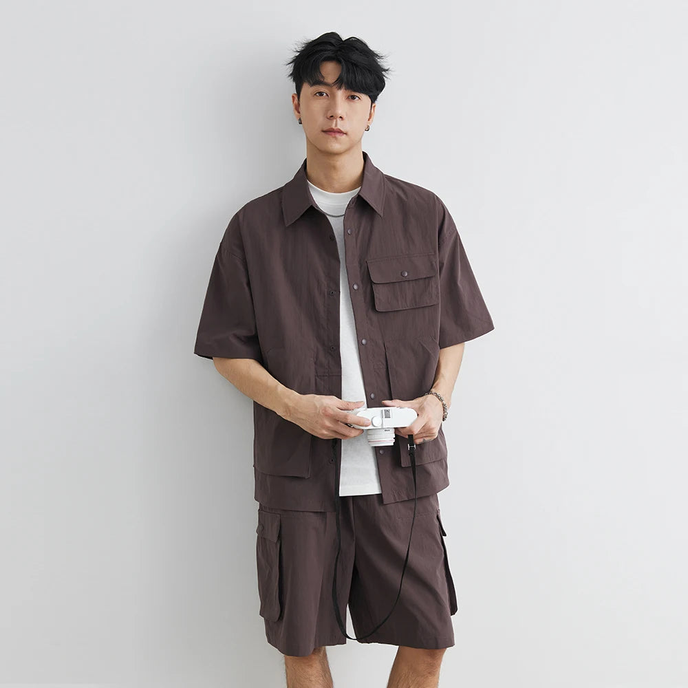 Männer Sommer Set mit losem Kurzarm Cargo-Shirt und Shorts im Casual-Stil