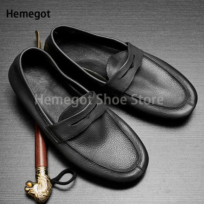Schwarze Herren-Slipper aus Leder, Schlupf-Design mit flacher Sohle