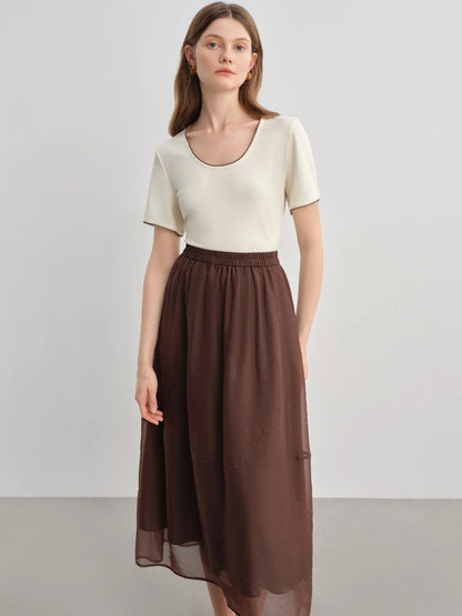 Ärmelloses Plus-Size-Top mit doppeltem Träger und Perlendetails – ideal für den Sommer und den Alltag.