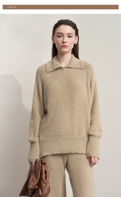 Damen-Set in beigem Ton: Pullover mit Rundhalsausschnitt und Hose mit Kordelzug