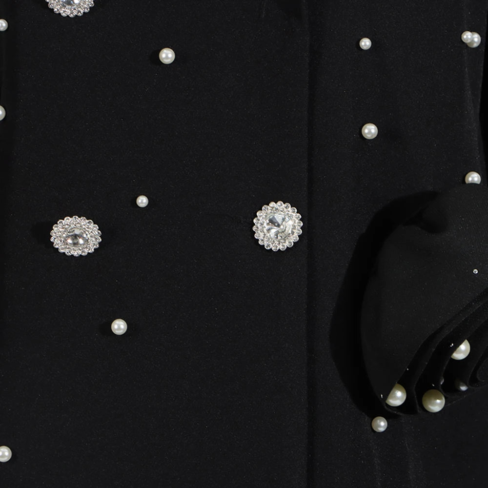 Elegantes Damenkleid mit Rundhalsausschnitt, kurzen Ärmeln und Pailletten-Patchwork-Design – ideal für besondere Anlässe.