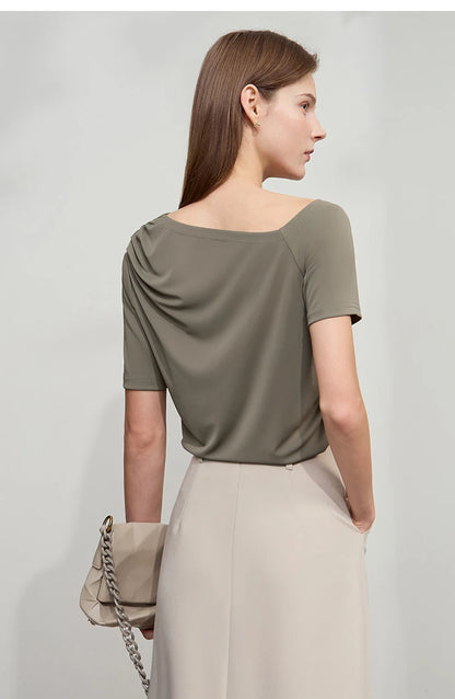 Damen T-Shirt im minimalistischen Stil mit klassischer Slim Fit Passform