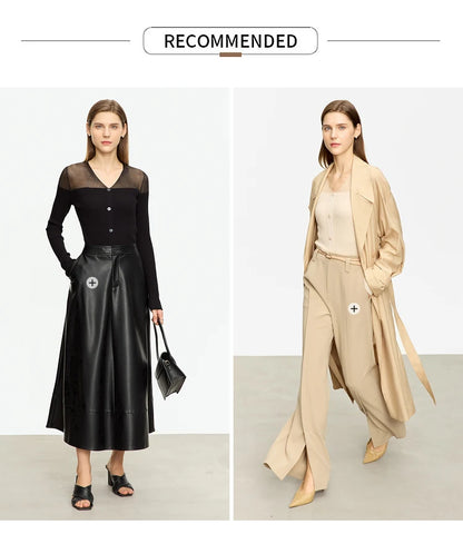 Damen-Pullover im Styling: schwarzer V-Ausschnitt mit Knopfleiste und transparentem Einsatz