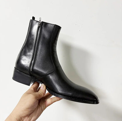 Schwarzer Chelsea-Boot mit seitlichem Reißverschluss und glattem Obermaterial