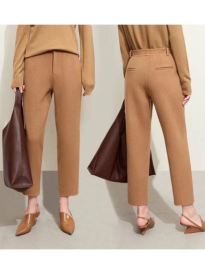 Damen Wollmantel im minimalistischen Stil mit Gürtel und gekerbtem Kragen