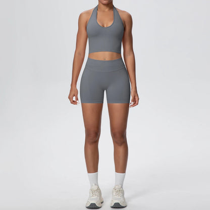 Hochtailliertes Sportset für Damen: ärmelloses Top und Shorts in Grau