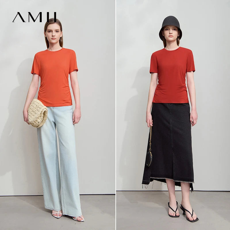 Damen Sommer-T-Shirt im minimalistischen Stil mit schmalem O-Ausschnitt und kurzen Ärmeln