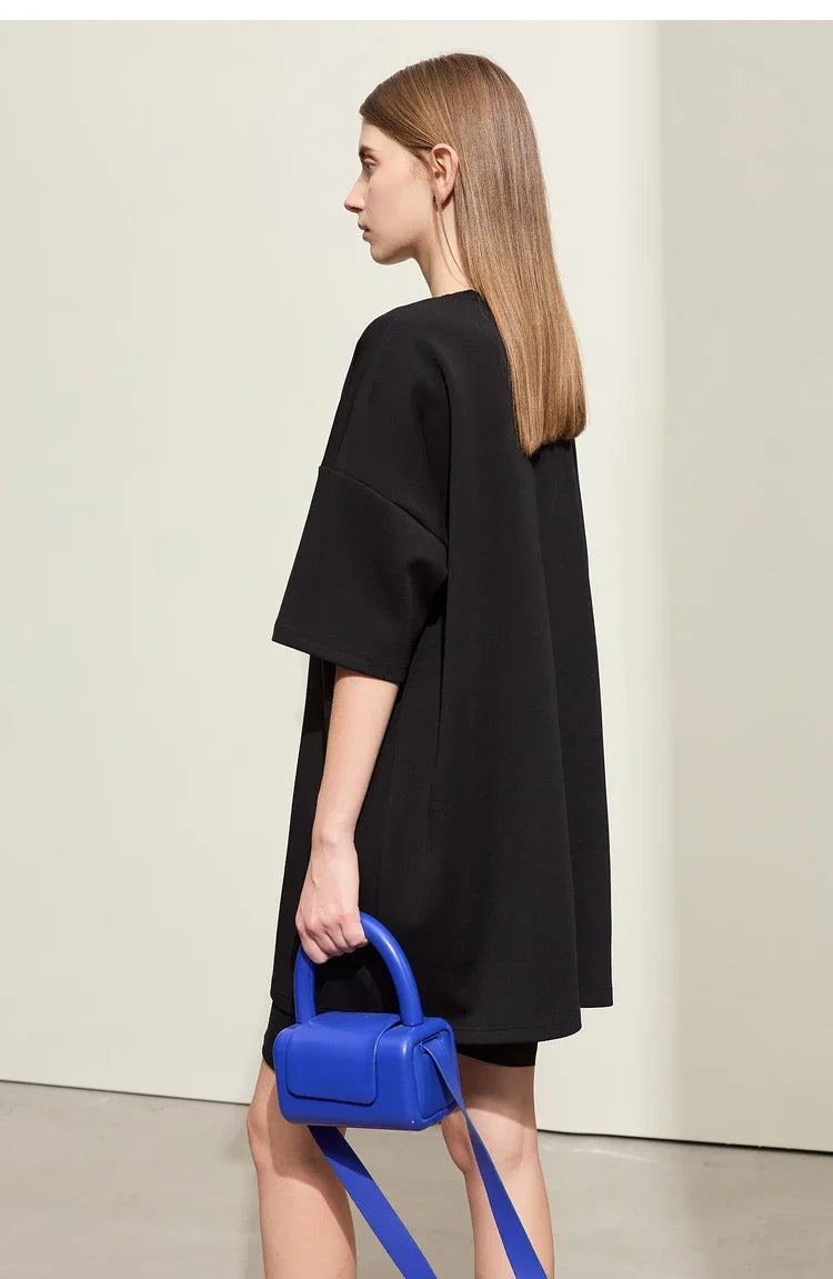 Damen Rundhals-T-Shirt im minimalistischen Stil mit lässiger Stickerei und kurzen Ärmeln