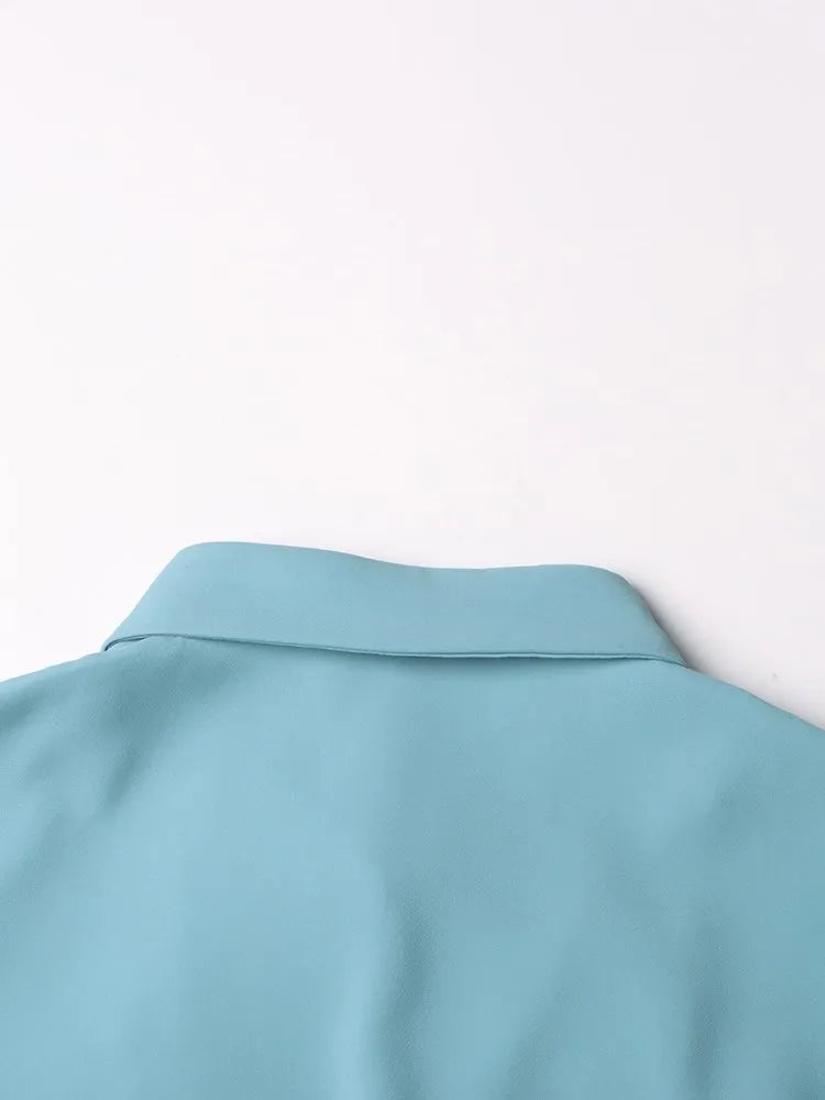 Minimalistischer Damen-Blazer mit Schalkragen, langen Ärmeln und Patchwork-Taschen – modisch und elegant