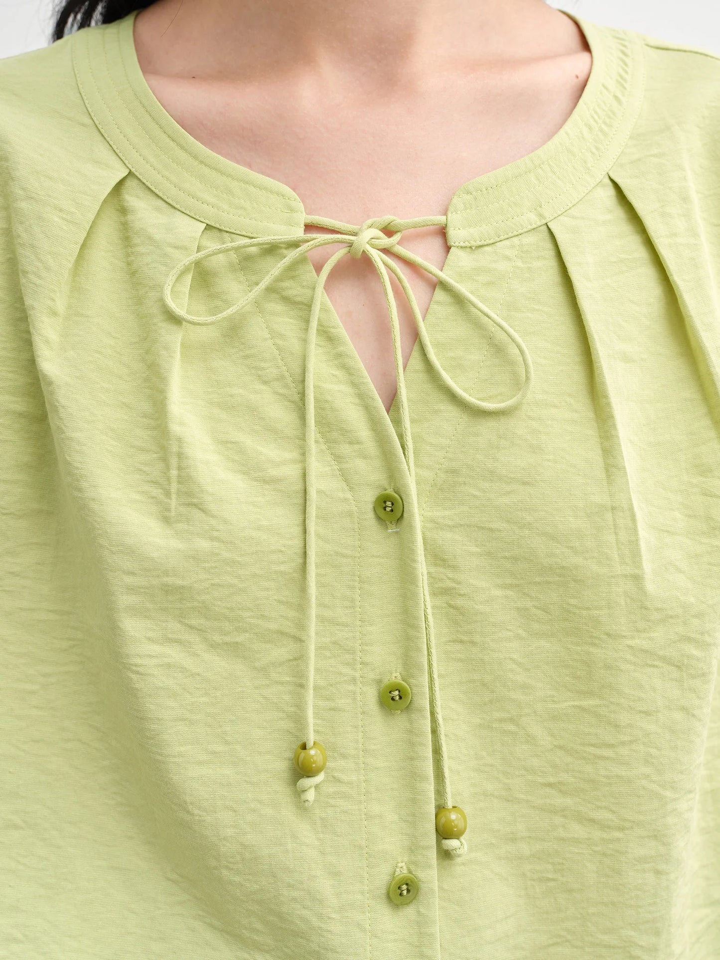 Kurzärmeliges Damen-Blusenshirt mit Blumenmuster und elegantem Design – ideal für den Sommer