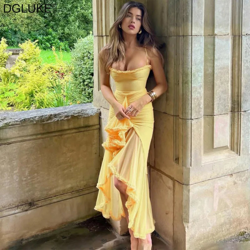 Elegantes Damen-Leinenset mit Kurzarmblazer und geteiltem Rock – ideal für den Sommer