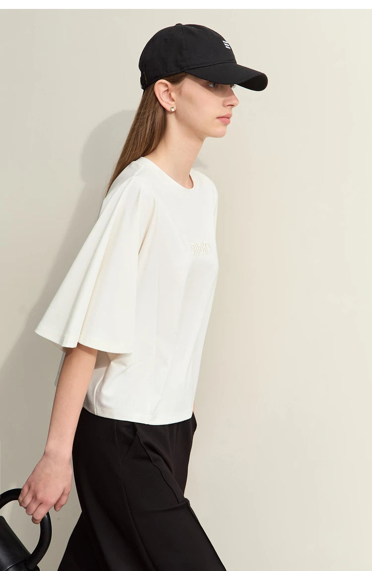 Damen T-Shirt mit elastischen Flare-Ärmeln und Perlen-Stickerei im minimalistischen Stil