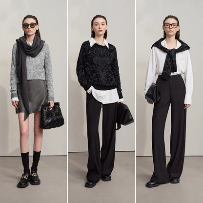 AMII Damenpullover in Grau und Schwarz mit Jacquardmuster, weißem Kragen und langem Ärmel