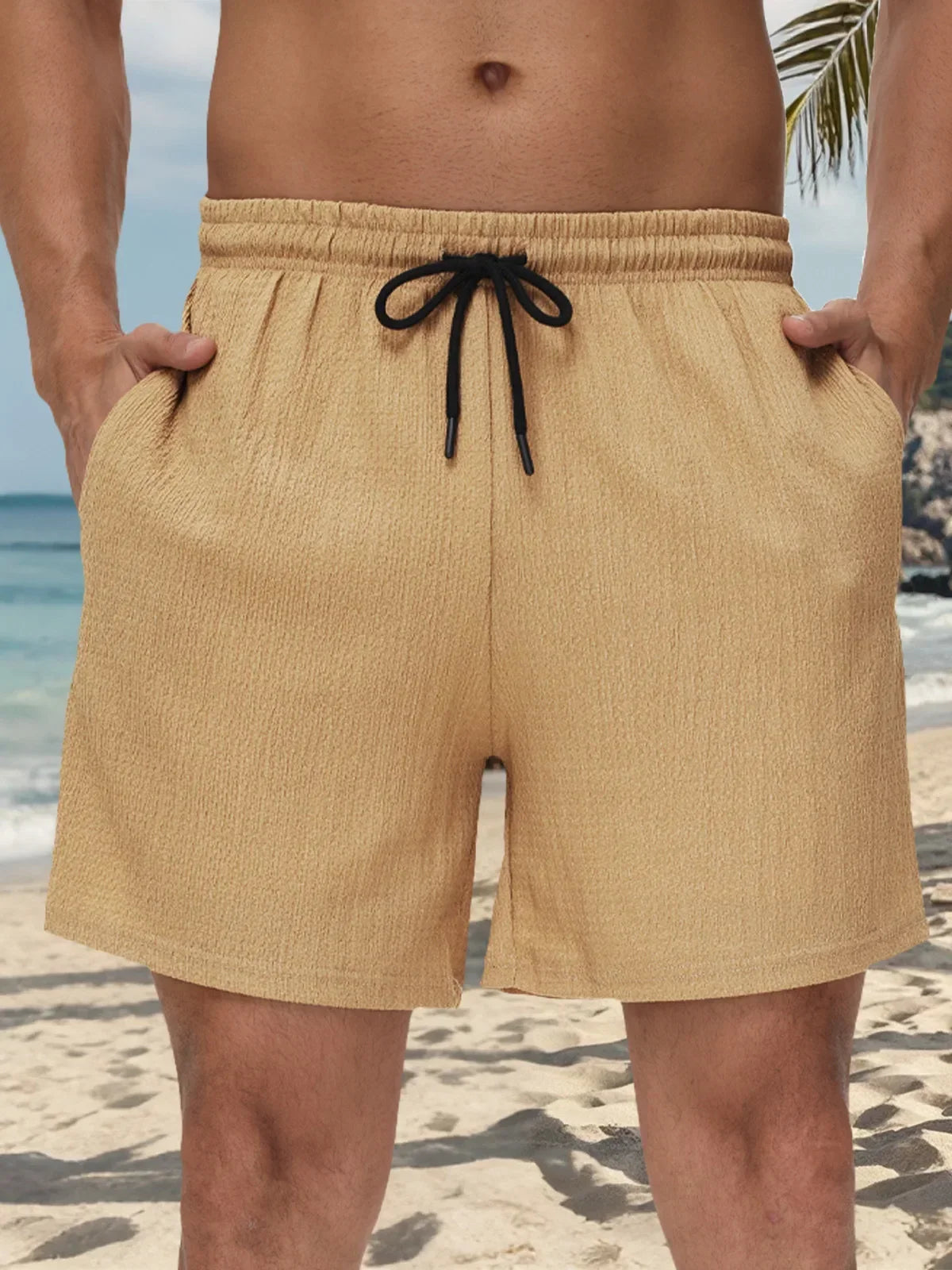 Leichte Herren-Sportshorts aus Eisseide – lockere, knielange Sommerhose in Schwarz
