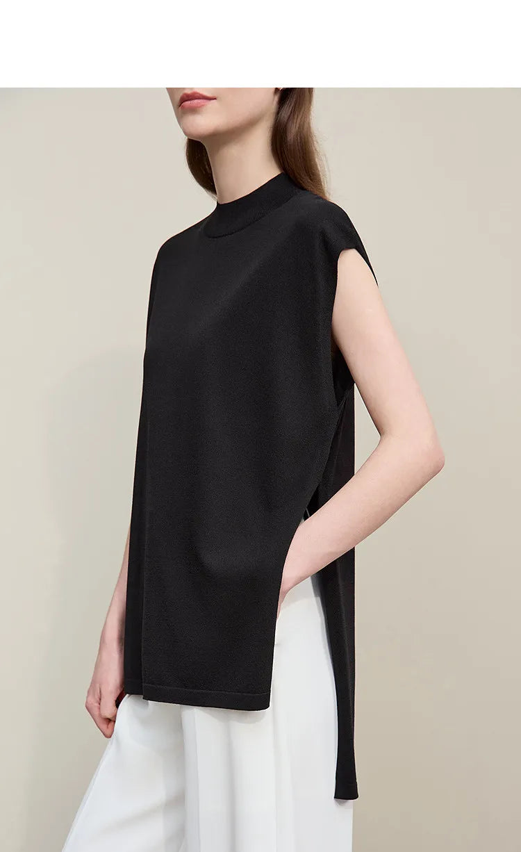 Schwarzer Damenpullover mit kurzem Arm, Mock Neck und Seitenschlitzen