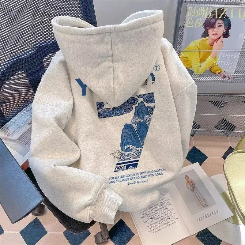Herren Hoodie aus Baumwolle mit sieben Grafik Druck und Kapuze