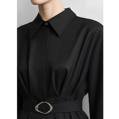 Elegantes Damenkleid Mit Reverskragen Und Gürtel Für Berufsfrauen