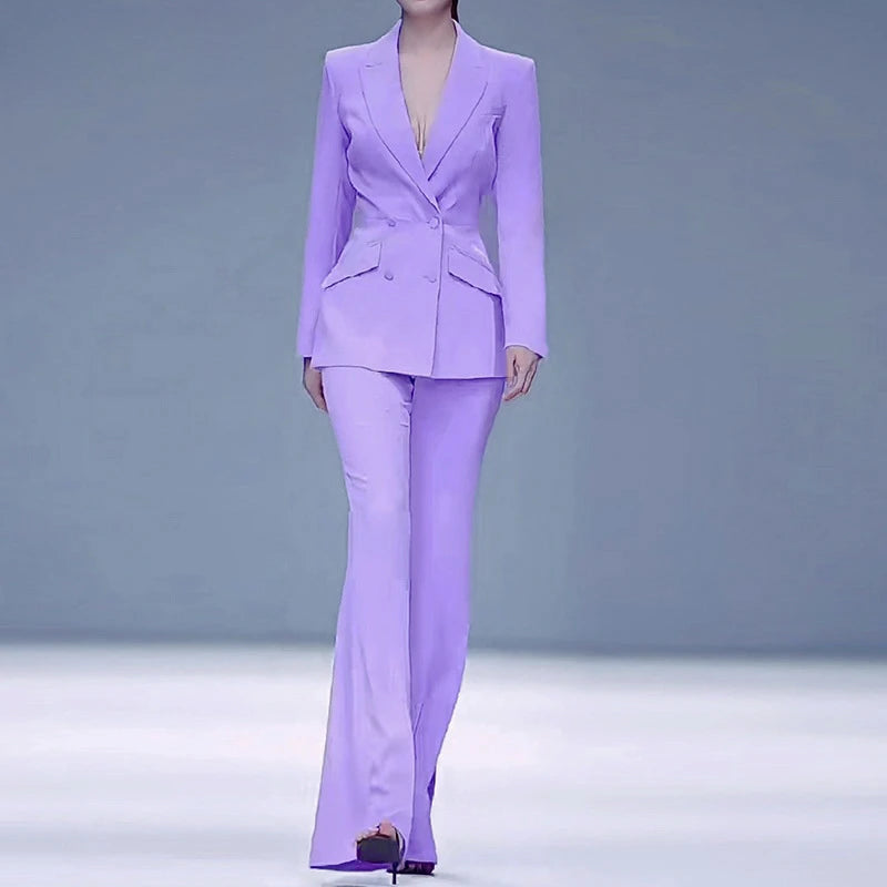 Elegantes Damenkleid mit Rundhalsausschnitt, langen Ärmeln und Spitzenbesatz – lockerer Schnitt mit Patchwork-Details und Falten-Design.