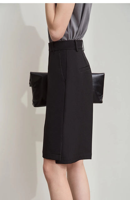 Damen Shorts im minimalistischen Stil mit Tasche für den Sommer