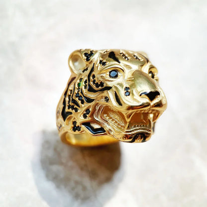 Tigerkopf-Ring in Gold (vergoldet), Augen mit funkelnden Details, Vorderansicht
