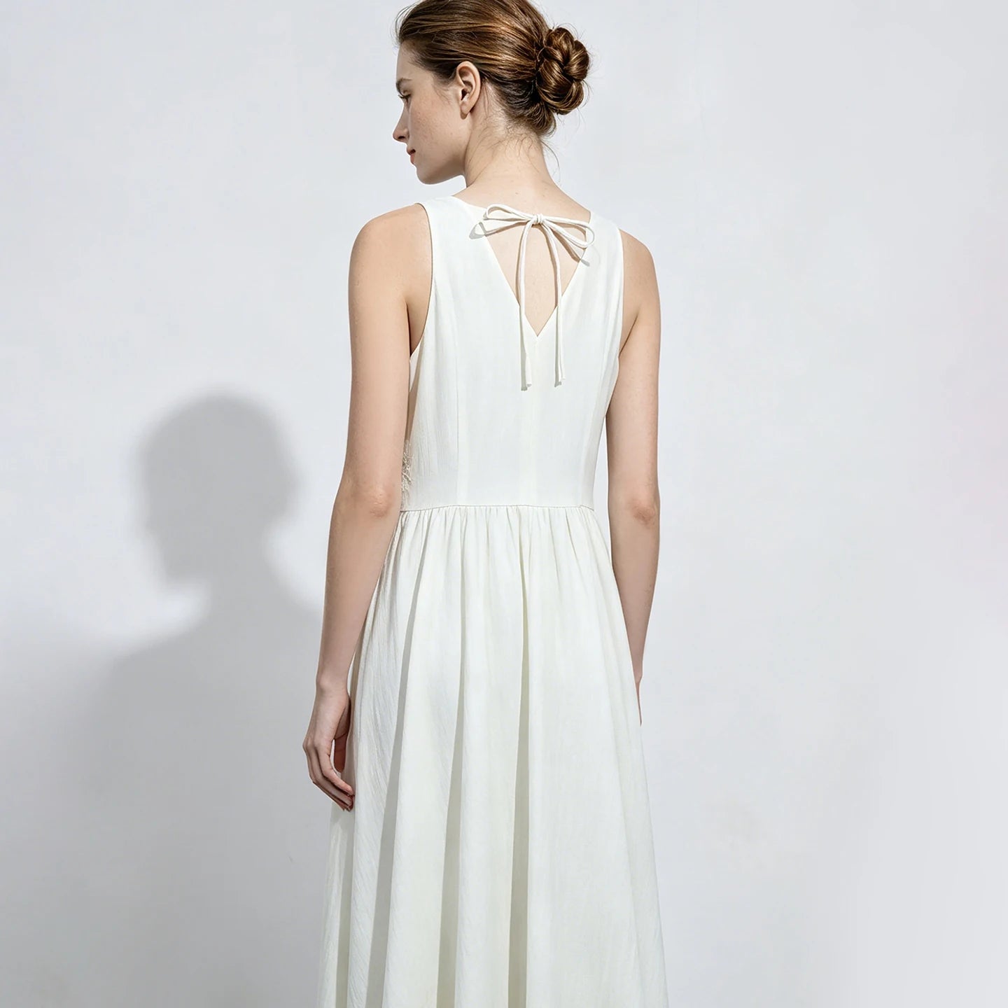 Elegantes Damenkleid Mit Spitze Und V-Ausschnitt Für Frauen