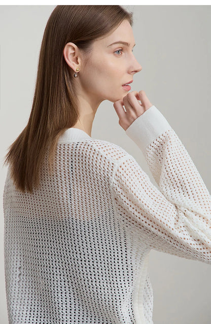 Damen-Lochstrickpullover, cremeweiß, lange Ärmel, Detailansicht am Ausschnitt