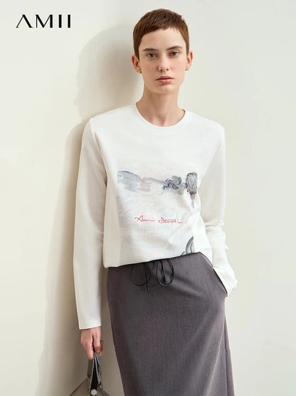 Damen T-Shirt im Minimalismus-Stil mit Kunstdruck und Stickerei für den Herbst