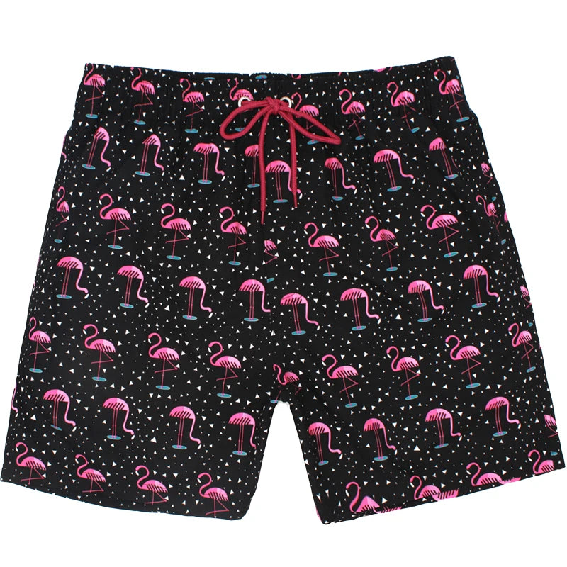 Herren-Badeshorts mit Mesh-Innenslip, verstellbarem Bund und Taschen – ideal für Sport und Freizeit.