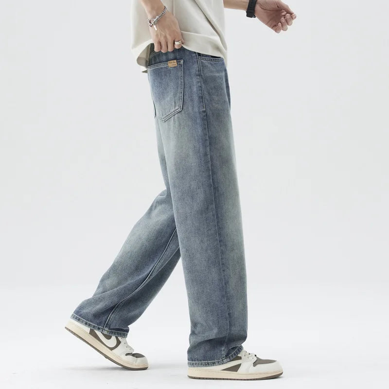 Lässiger Herren-Sommeranzug mit Poloshirt und kurzen Ärmeln – ideal für Sport und Freizeit