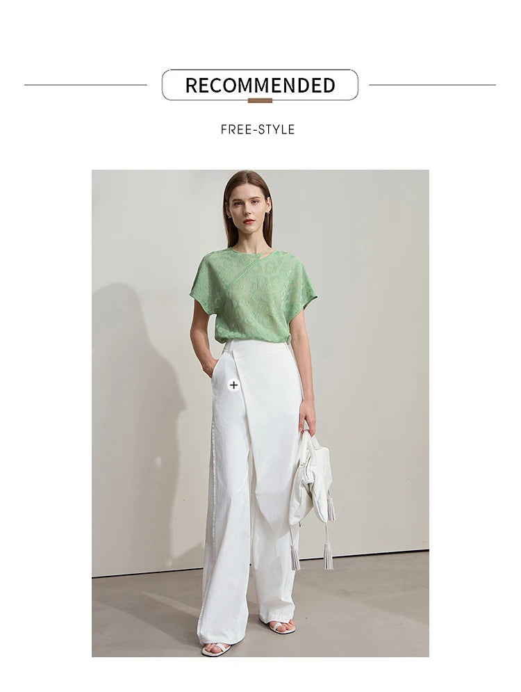 Grünes Kurzarm-T-Shirt mit floraler Jacquardstruktur und Rundhalsausschnitt