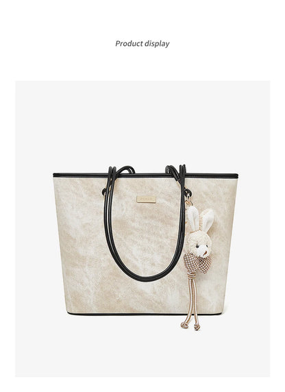 Damen Schultertasche Aus PVC-Leder Mit Reißverschluss Und Anhänger