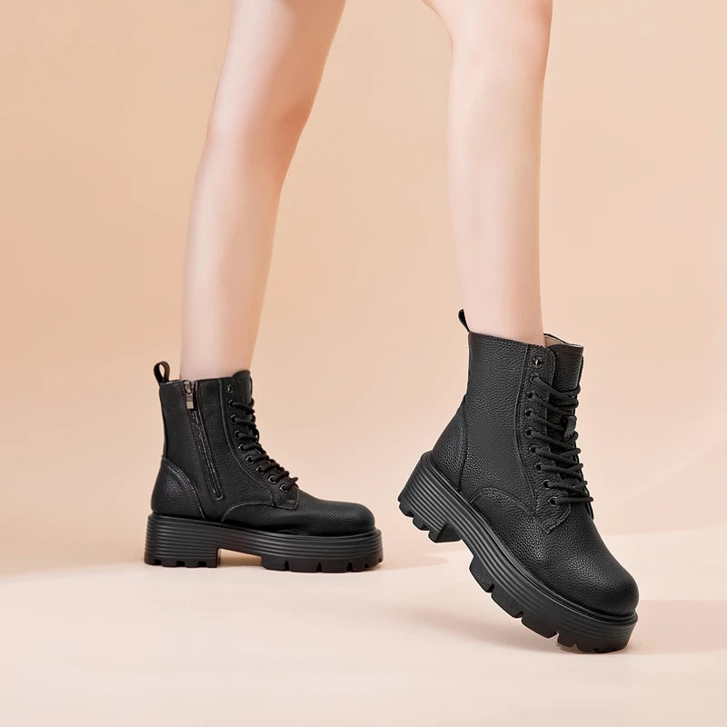 Schwarze Winter-Schnürstiefeletten mit profilierter Sohle, knöchelhoch