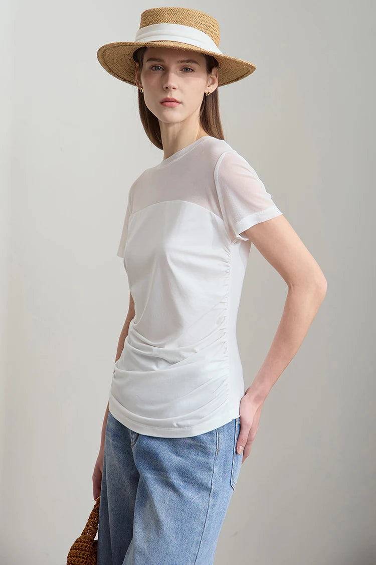 Damen T-Shirt im minimalistischen Sommerstil mit Rundhalsausschnitt und figurformendem Schnitt