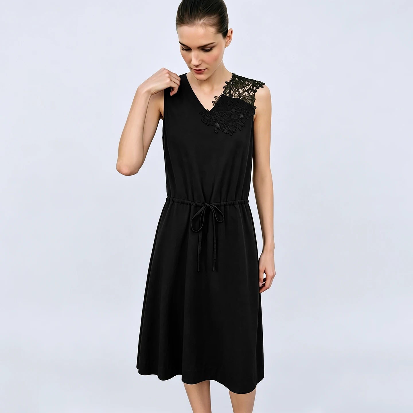 Elegantes Damenkleid Mit Kordelzug Tiefem V Ausschnitt Für Berufstätige
