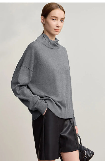 Graue Hose mit weitem Bein, nur Beinpartie sichtbar