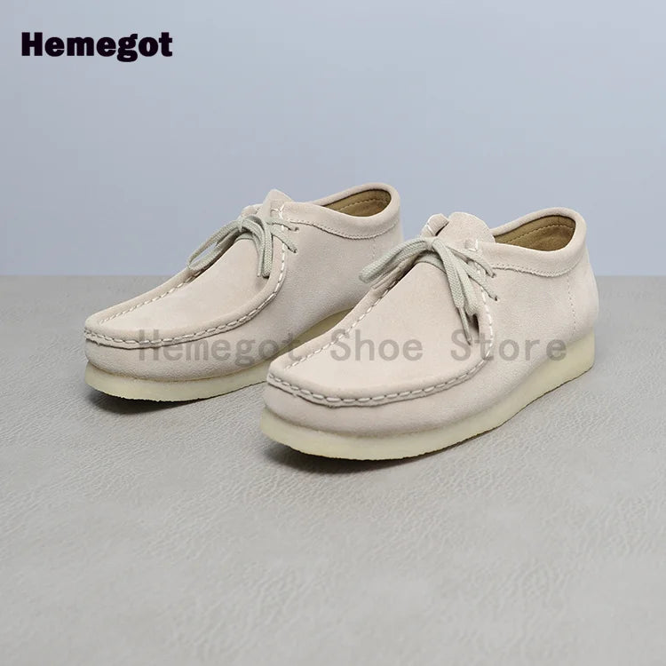Herren-Schuhe aus Leder, hellbeige, mit Schnürsenkeln und dicker Sohle