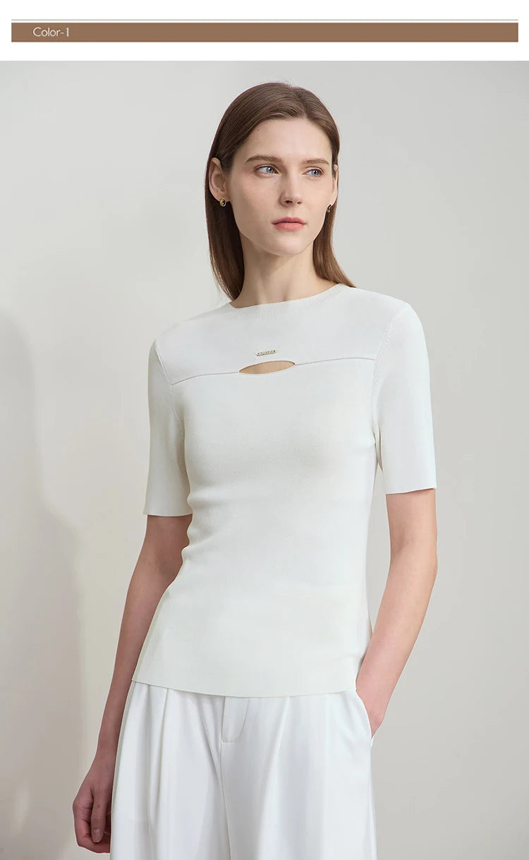 Heller Damen-Strickpullover mit kurzem Ärmel und rundem Ausschnitt mit ovaler Aussparung