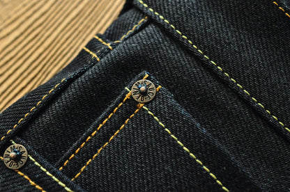Herren Jeans aus Selvedge Raw Denim im Vintage-Stil mit Taper Fit
