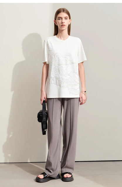 Damen T-Shirt mit minimalistischer Stickerei im lässigen Stil für den Sommer