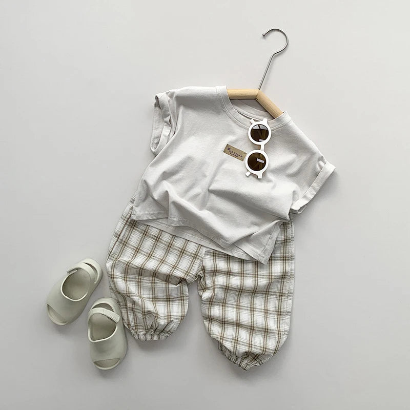 Kinder Hosen im dünnen Stil mit kariertem Design für den Sommer