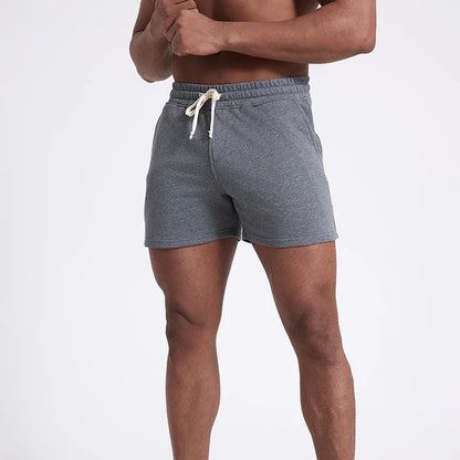 Lässige Herren-Arbeitsshorts mit mehreren Taschen und mittlerer Länge – ideal für den Sommer.