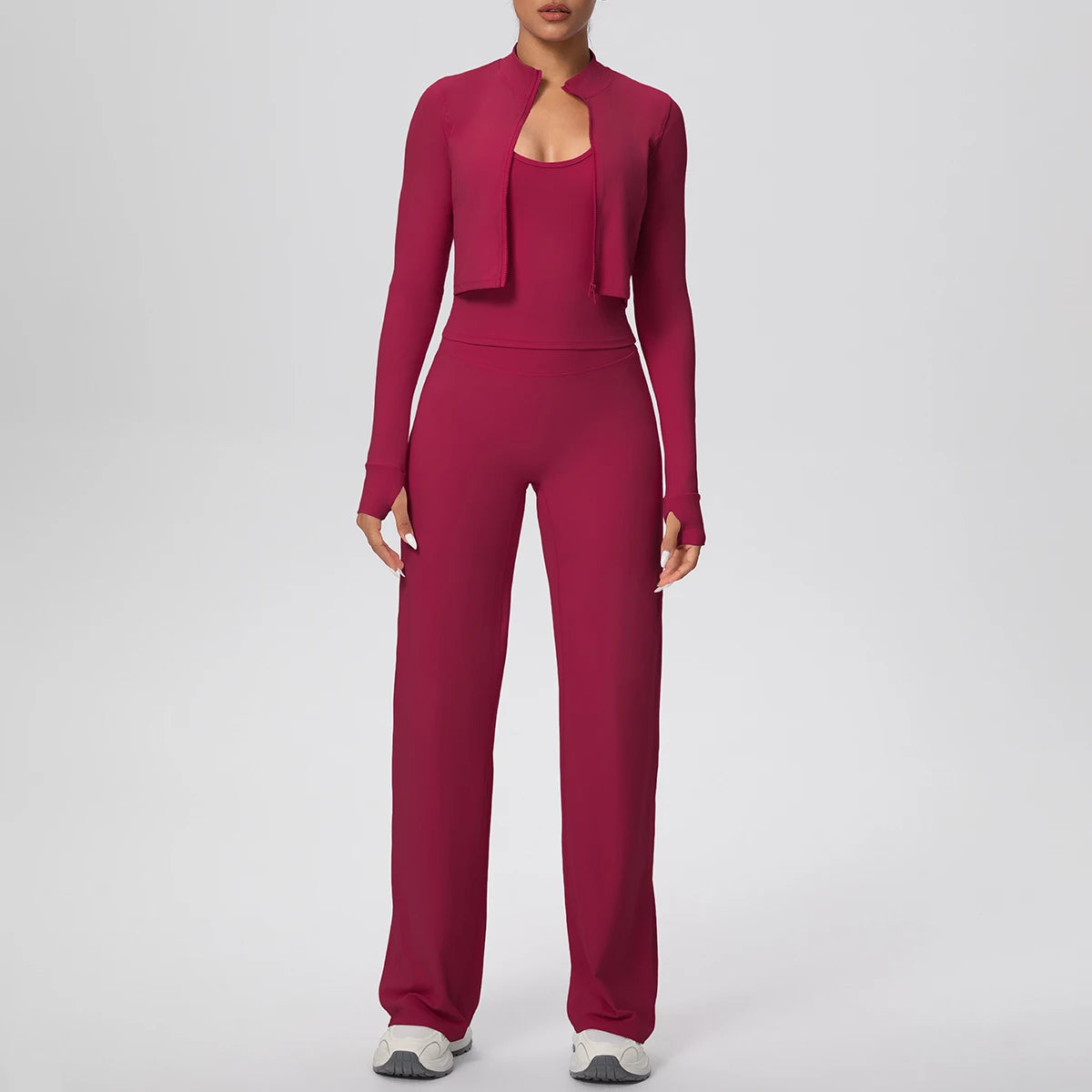 Rotes Yoga-Lauf-Set: Trägertop, langärmlige Jacke mit offenen Taschen, weite Hose