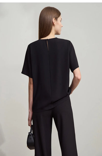Damen Top im minimalistischen Stil mit elegantem O-Ausschnitt und Pailletten-Blume