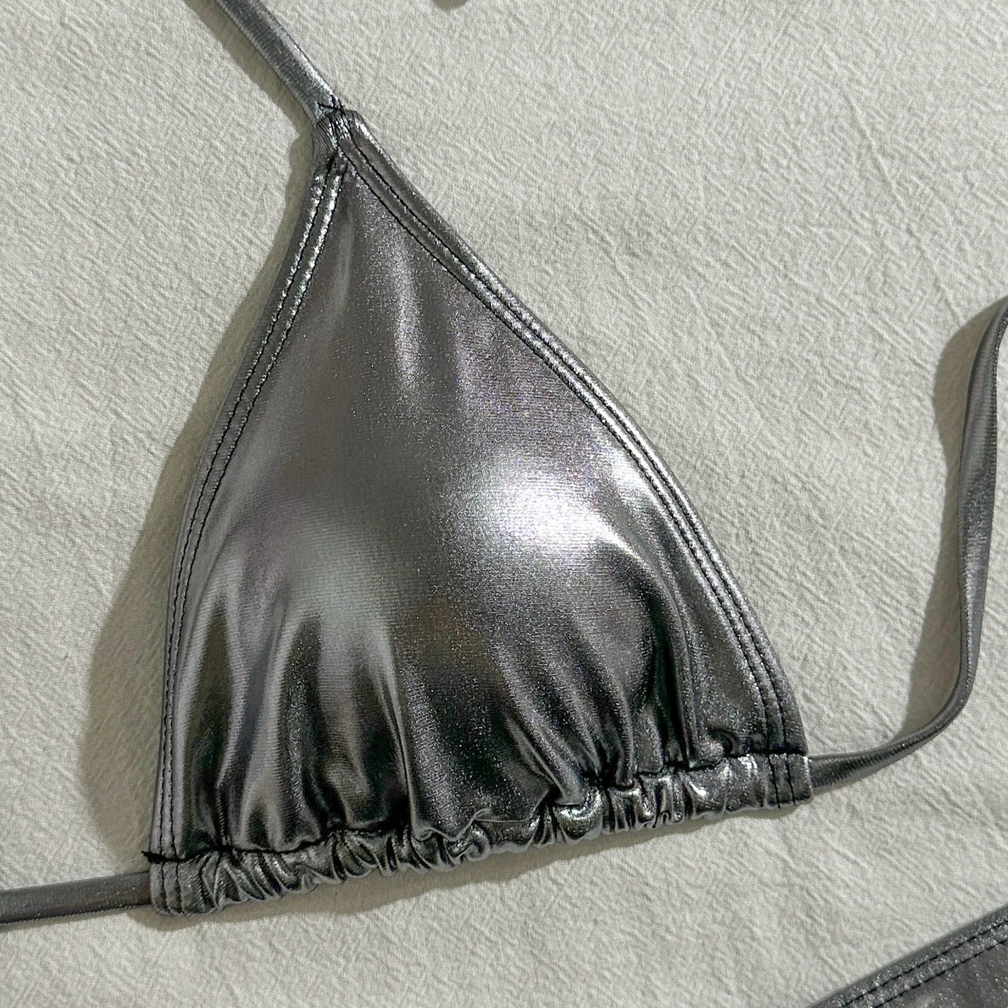 Push-Up-Bikini mit Strasssteinen und passendem Stirnband – ideal für Strand und Pool