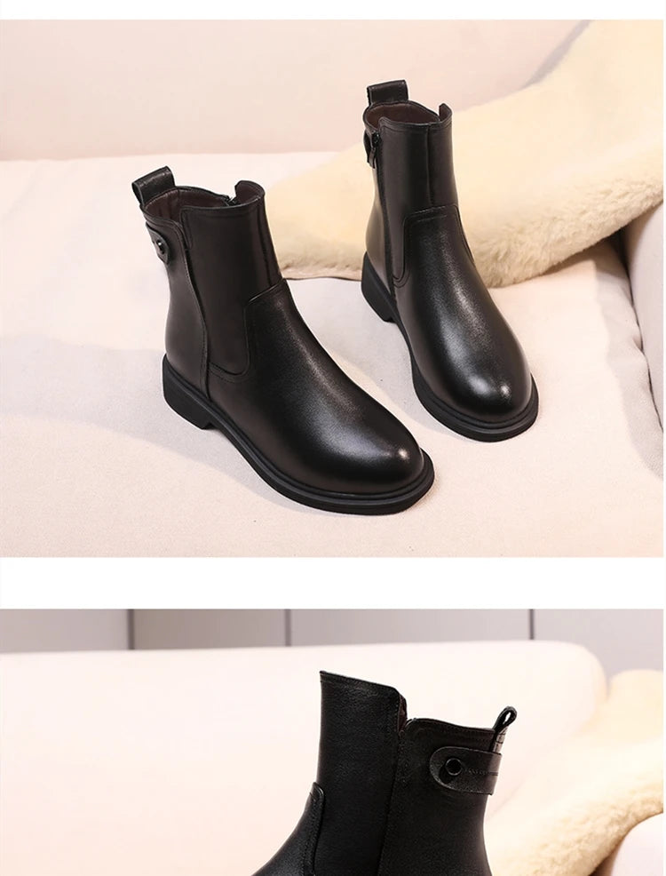 Schwarze Stiefeletten mit breitem Schaft, flachem Absatz und Reißverschluss-Optik seitlich